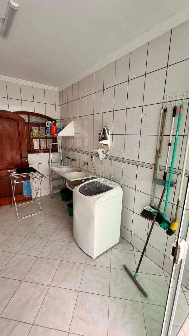 Casa à venda e aluguel com 3 quartos, 320m² - Foto 27