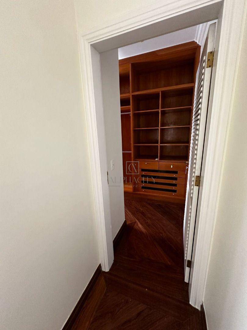 Casa de Condomínio à venda e aluguel com 4 quartos, 565m² - Foto 18