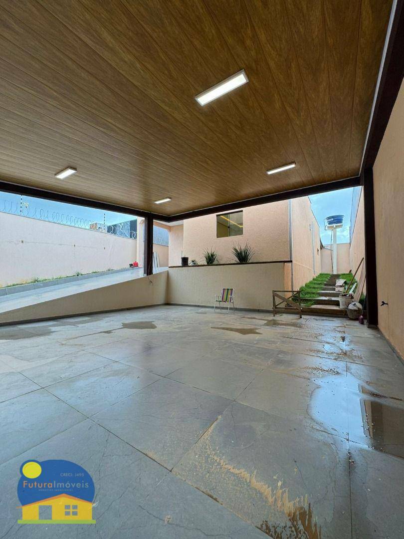 Casa à venda com 3 quartos, 168m² - Foto 4