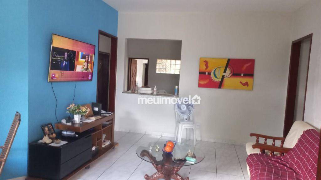 Casa à venda com 3 quartos, 240m² - Foto 8