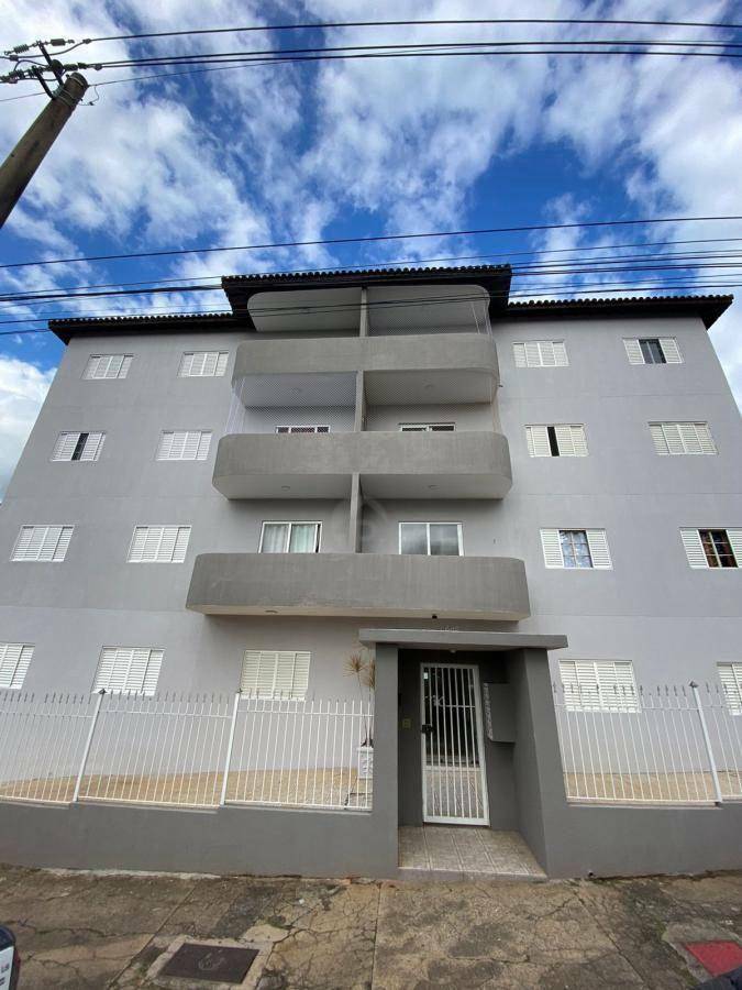 Apartamento à venda com 2 quartos, 65m² - Foto 2