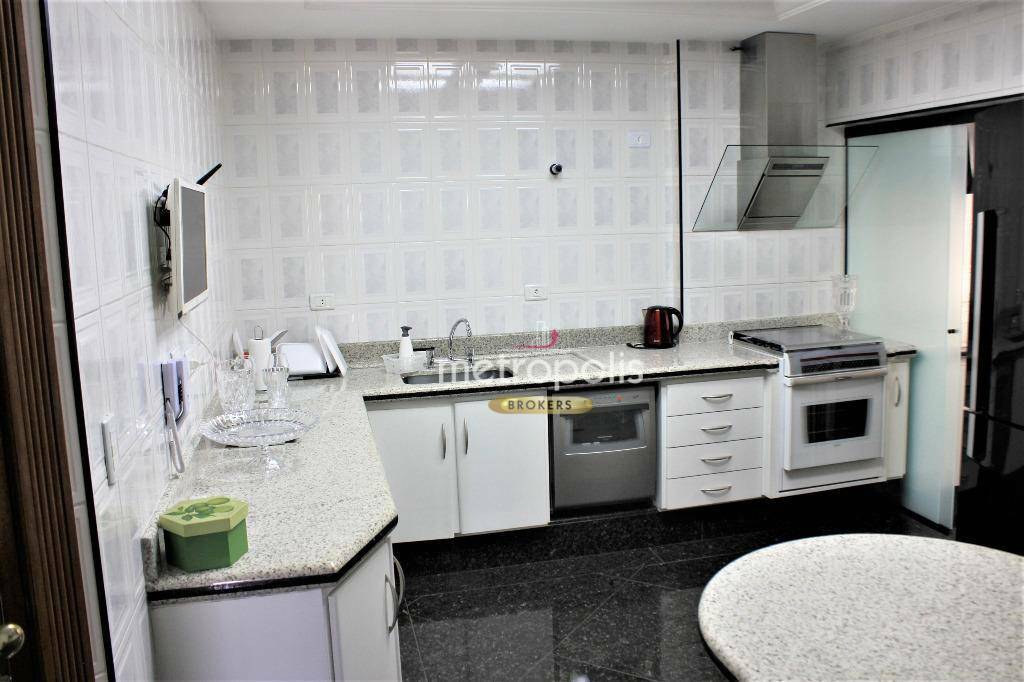 Apartamento para alugar com 3 quartos, 117m² - Foto 12