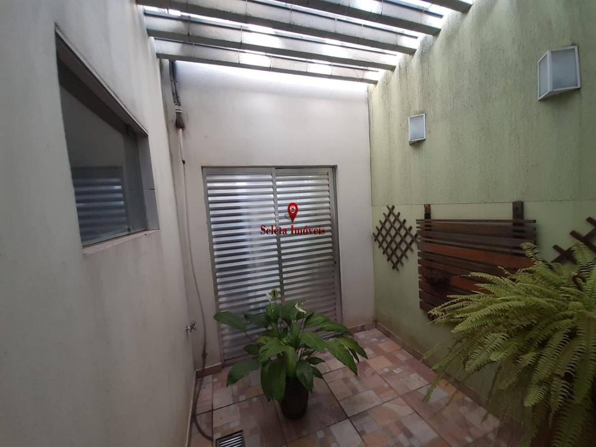 Casa à venda com 2 quartos, 150m² - Foto 17