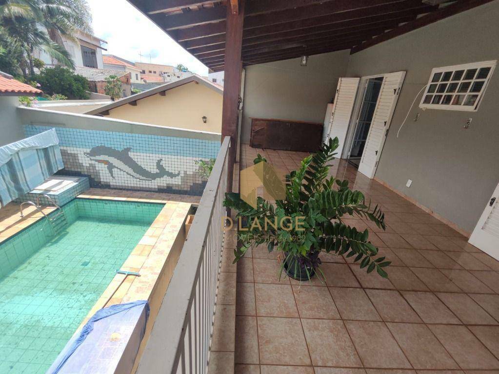 Casa à venda com 3 quartos, 240m² - Foto 11