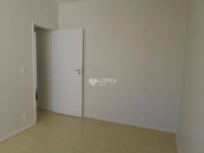 Apartamento à venda com 3 quartos, 111m² - Foto 13