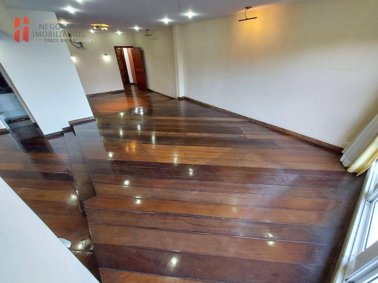 Apartamento à venda com 3 quartos, 210m² - Foto 10