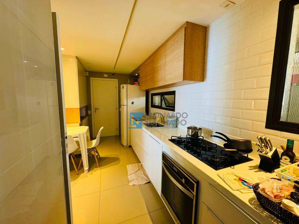 Apartamento à venda com 3 quartos, 123m² - Foto 14