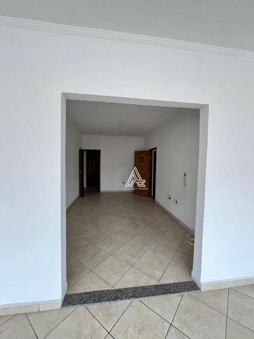 Casa para alugar com 6 quartos, 200m² - Foto 16