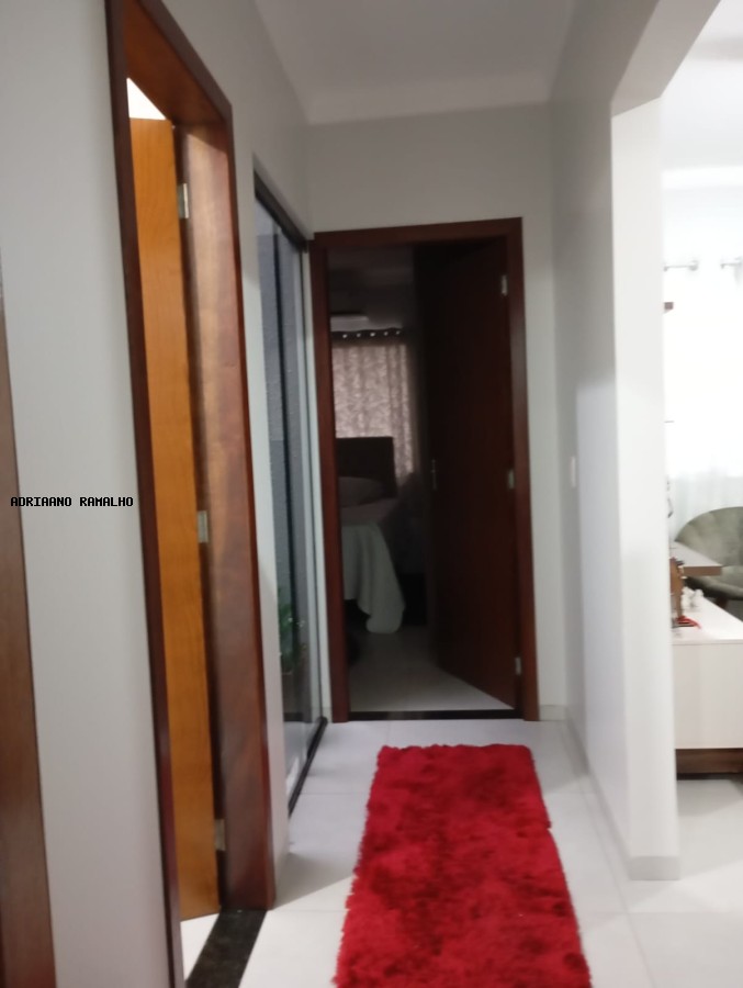 Casa à venda com 2 quartos, 70m² - Foto 3