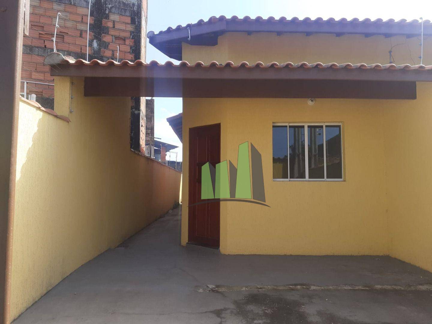 Casa à venda com 2 quartos, 70m² - Foto 1