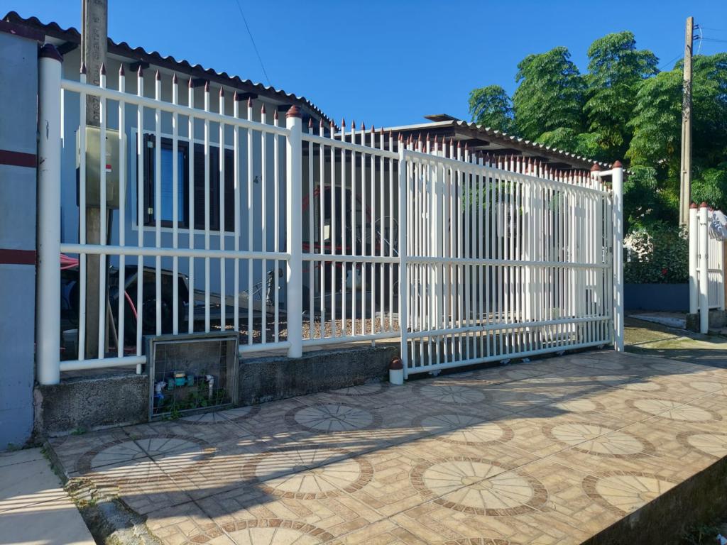 Casa à venda com 2 quartos, 150m² - Foto 1