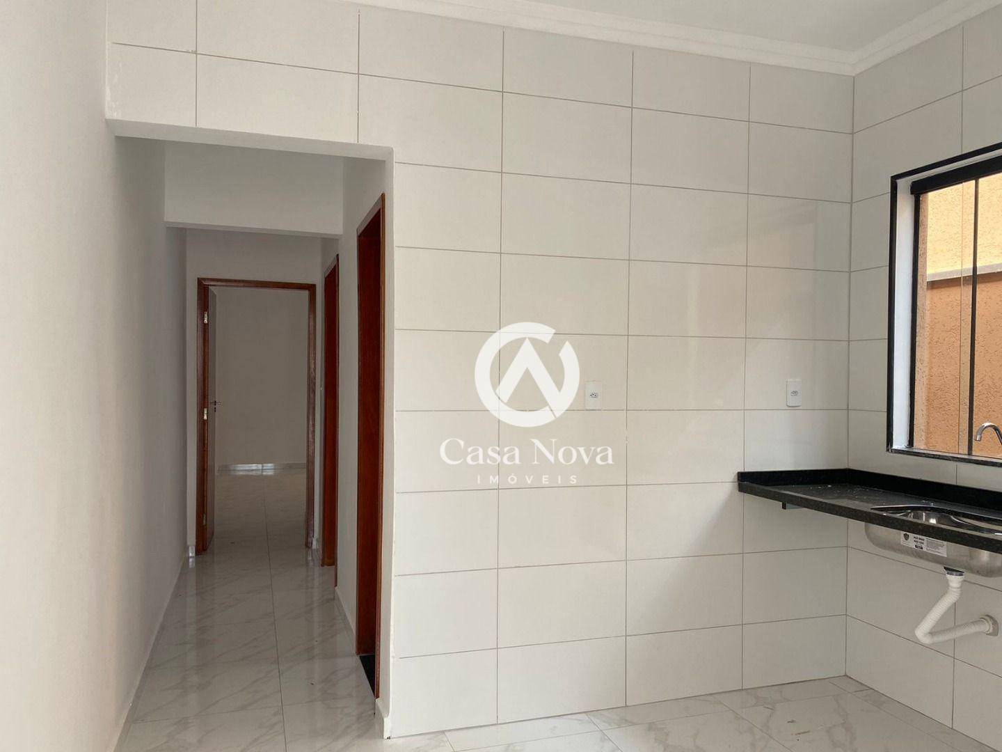 Casa à venda com 2 quartos, 68m² - Foto 2