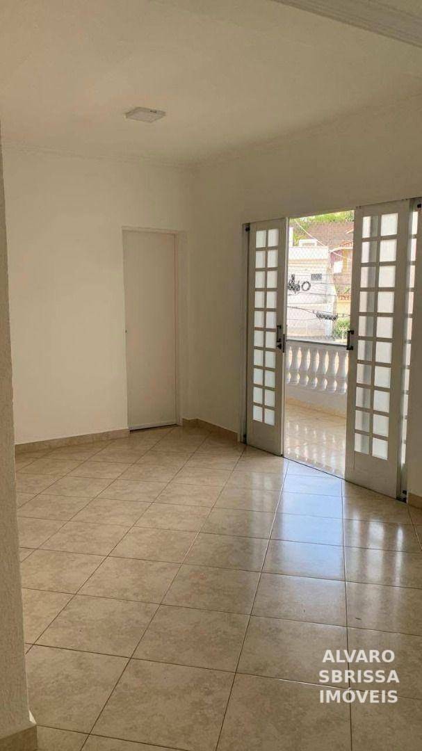 Casa para alugar com 3 quartos, 220m² - Foto 10