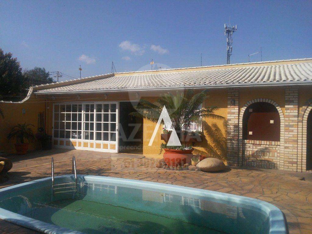 Casa à venda com 3 quartos, 210m² - Foto 1