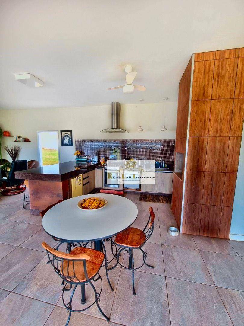 Casa de Condomínio à venda com 3 quartos, 450m² - Foto 18