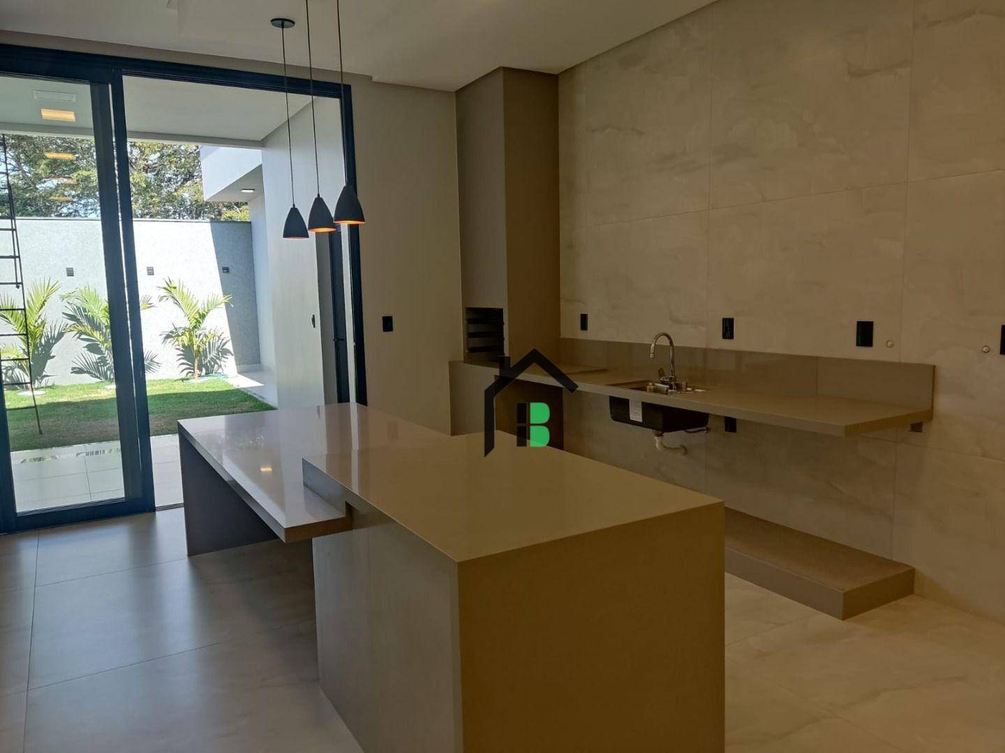 Casa, 3 quartos, 212 m² - Foto 1