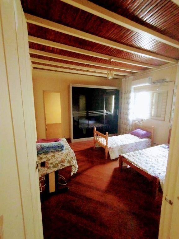 Casa à venda com 3 quartos, 380m² - Foto 10