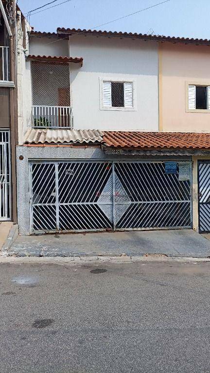 Casa à venda com 3 quartos, 100m² - Foto 1