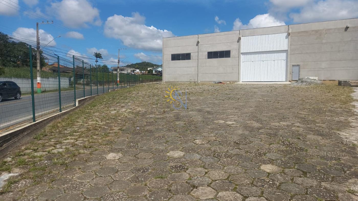 Depósito-Galpão-Armazém para alugar, 1500m² - Foto 1