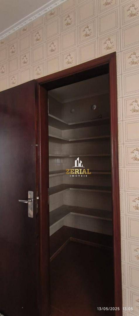 Casa para alugar com 4 quartos, 290m² - Foto 14