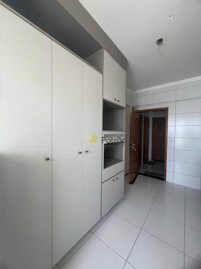 Apartamento à venda com 3 quartos, 128m² - Foto 8