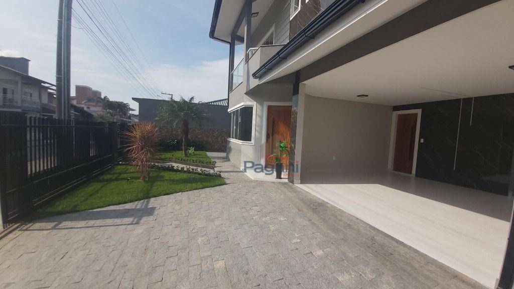 Casa à venda com 3 quartos, 270m² - Foto 4
