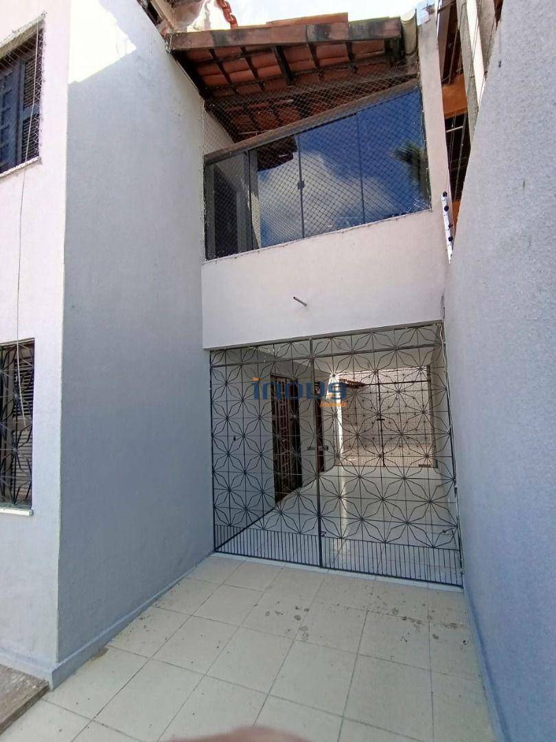 Casa à venda com 3 quartos, 156m² - Foto 3