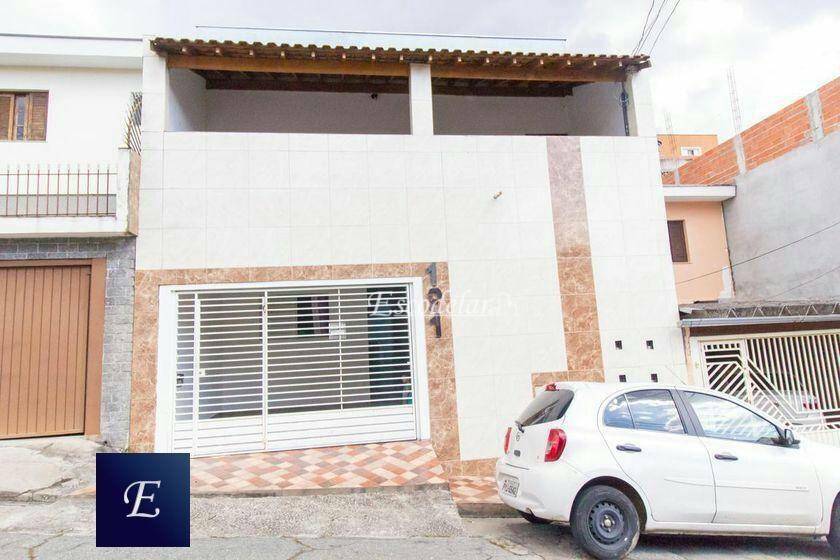 Casa à venda com 7 quartos, 300m² - Foto 1