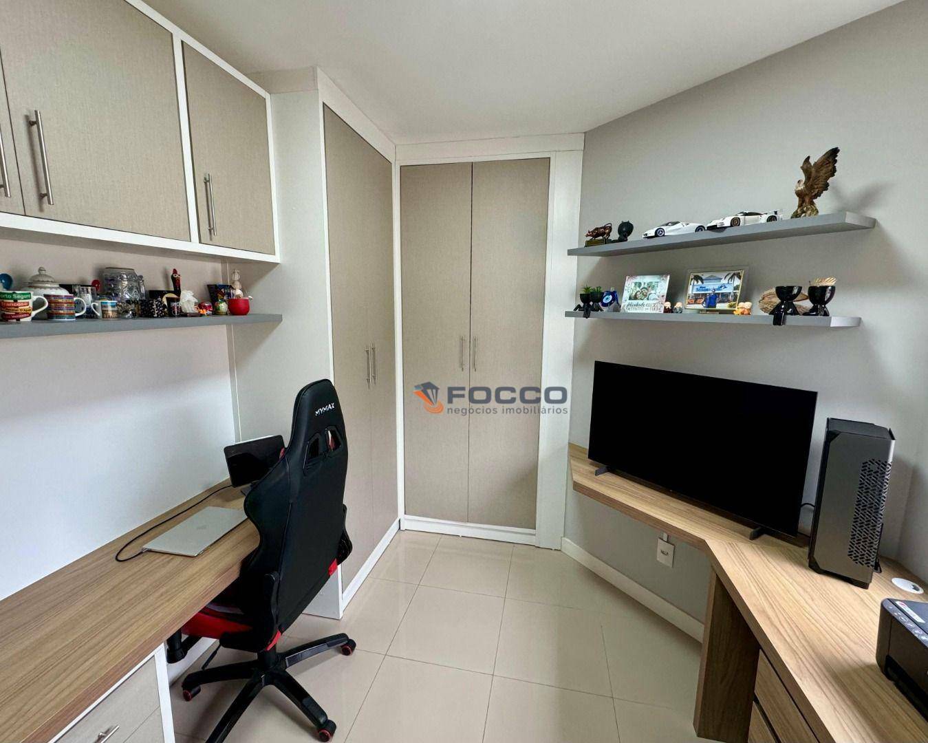 Apartamento à venda com 3 quartos, 137m² - Foto 19