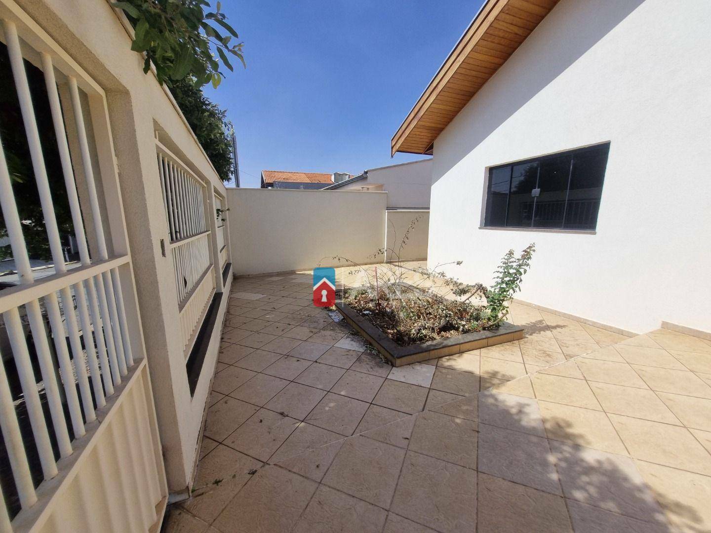 Casa à venda com 3 quartos, 132m² - Foto 2