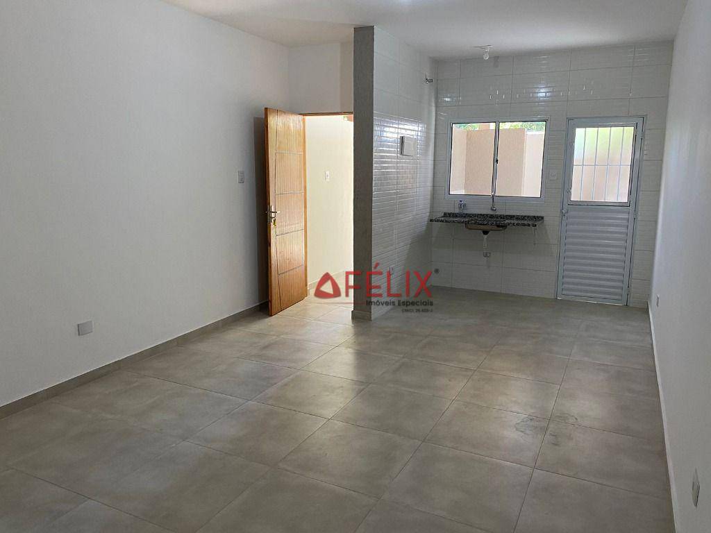 Casa à venda com 3 quartos, 80m² - Foto 4