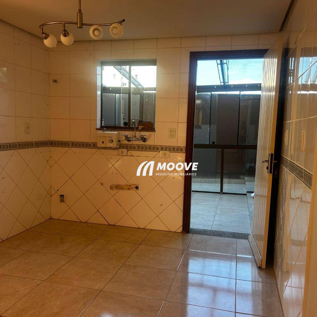Sobrado à venda com 3 quartos, 136m² - Foto 4