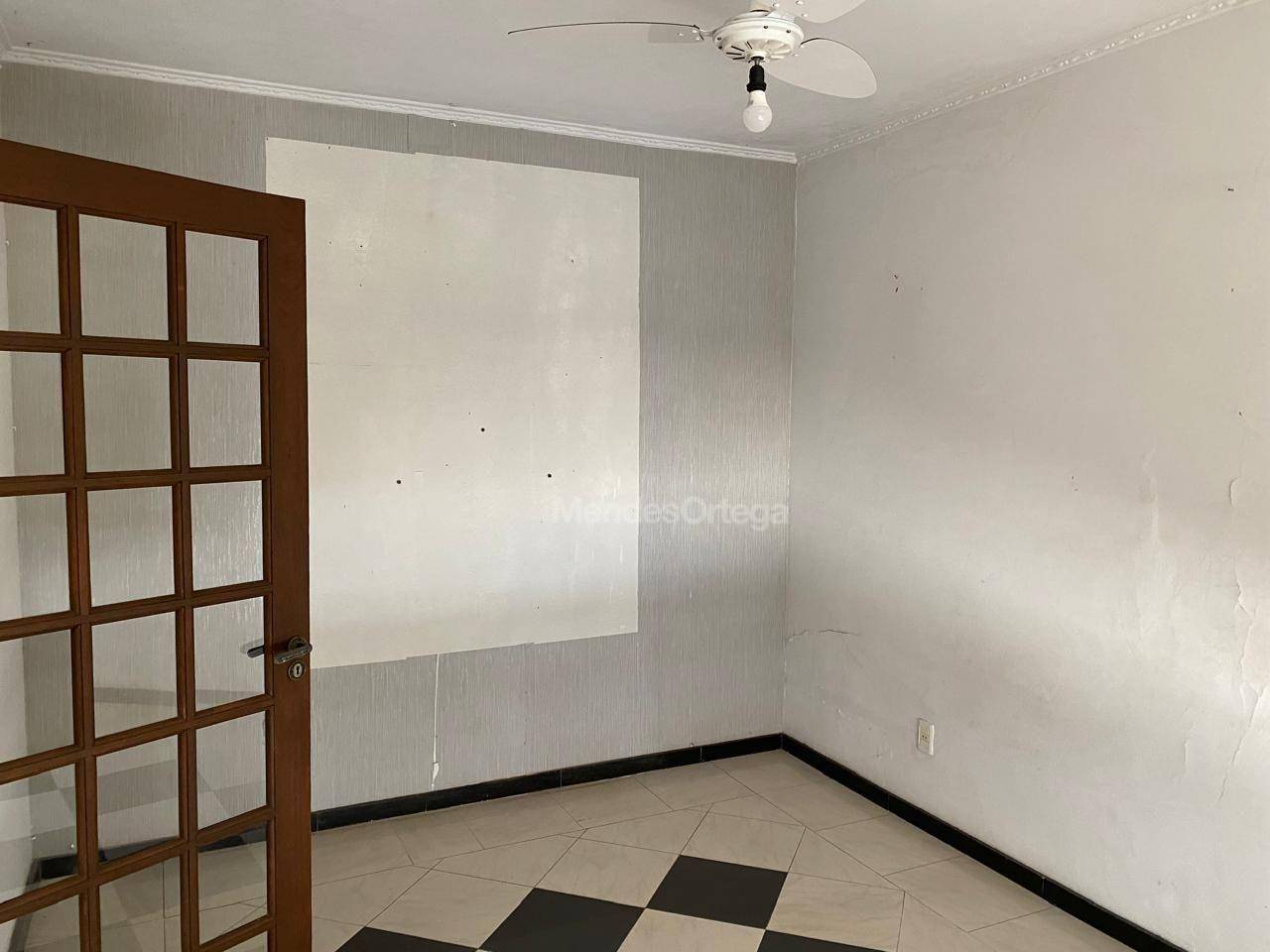 Casa à venda com 3 quartos, 112m² - Foto 4