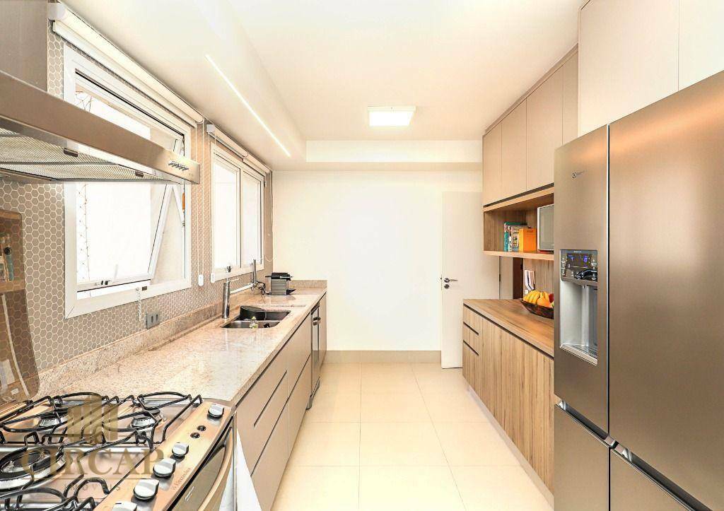 Apartamento à venda com 3 quartos, 226m² - Foto 28