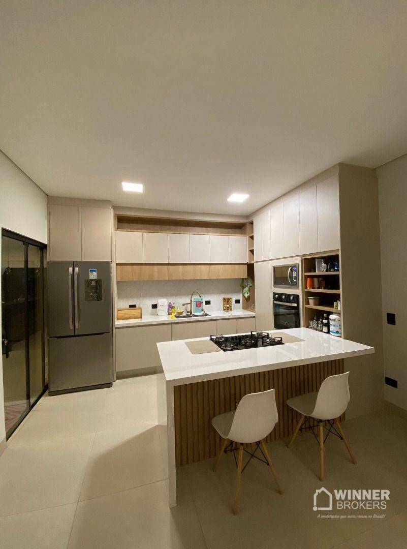 Casa à venda com 3 quartos, 226m² - Foto 6