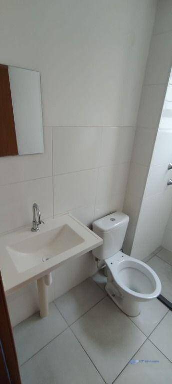 Apartamento para alugar com 2 quartos, 42m² - Foto 17