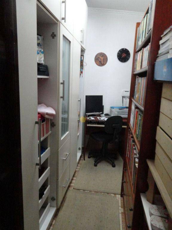 Sobrado à venda com 3 quartos, 200m² - Foto 4