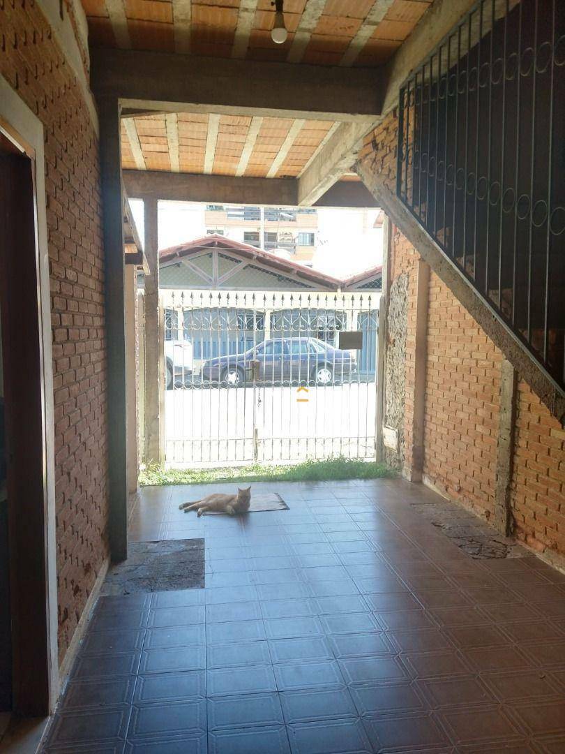 Casa à venda com 3 quartos, 150m² - Foto 2