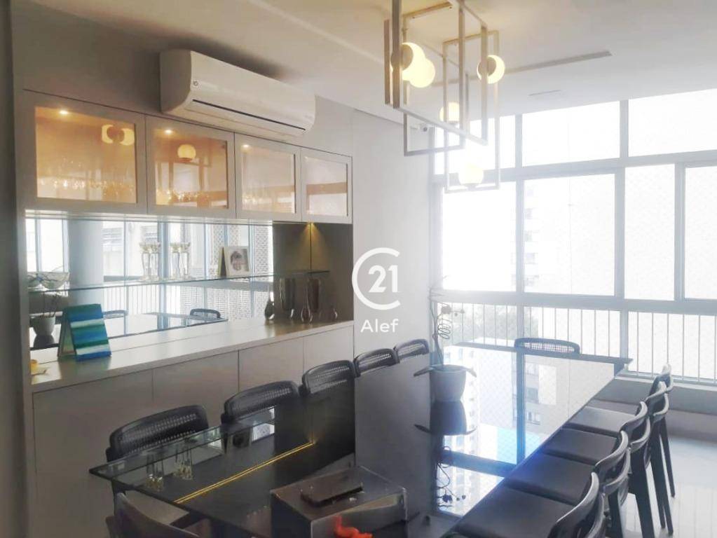 Apartamento à venda com 3 quartos, 208m² - Foto 7