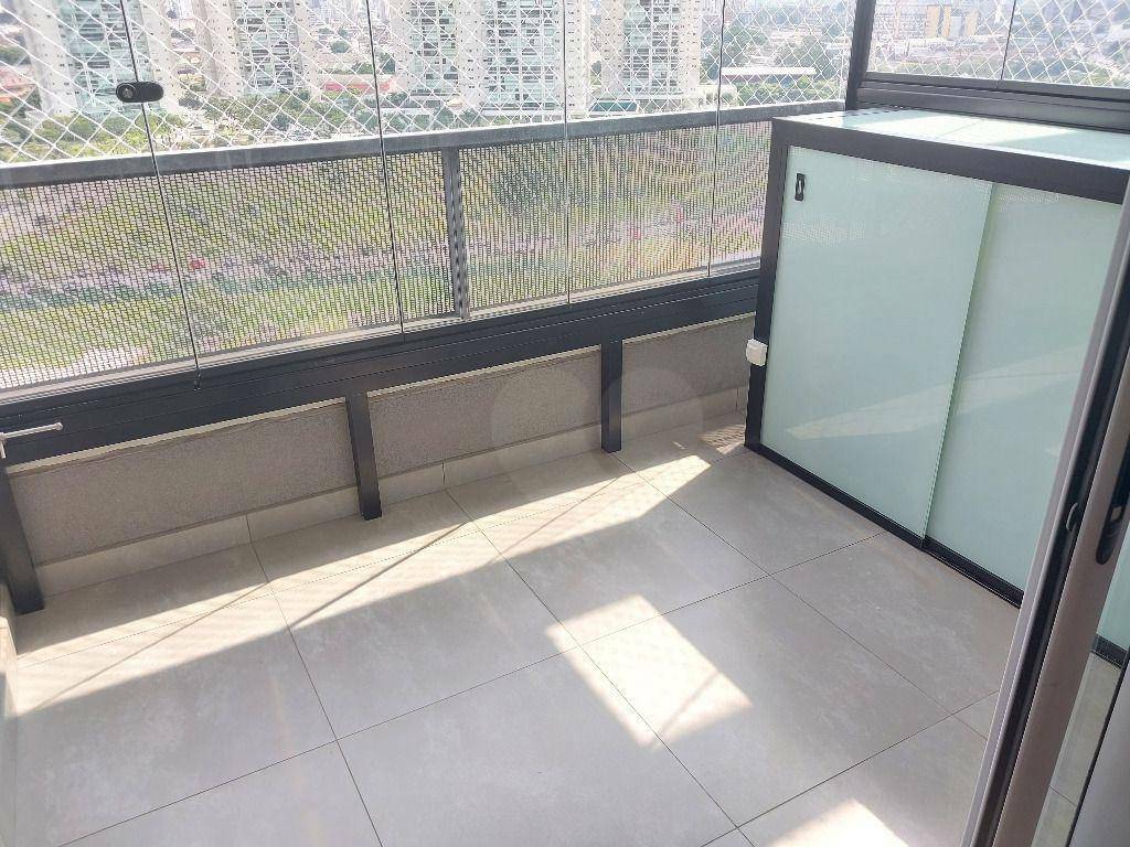 Apartamento para alugar com 2 quartos, 62m² - Foto 12