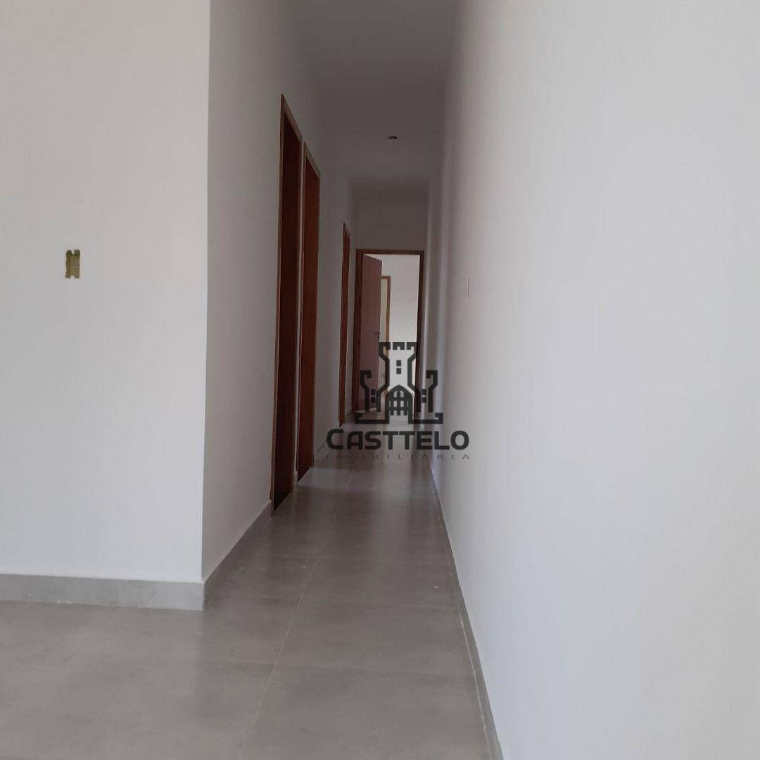 Casa à venda com 3 quartos, 82m² - Foto 4