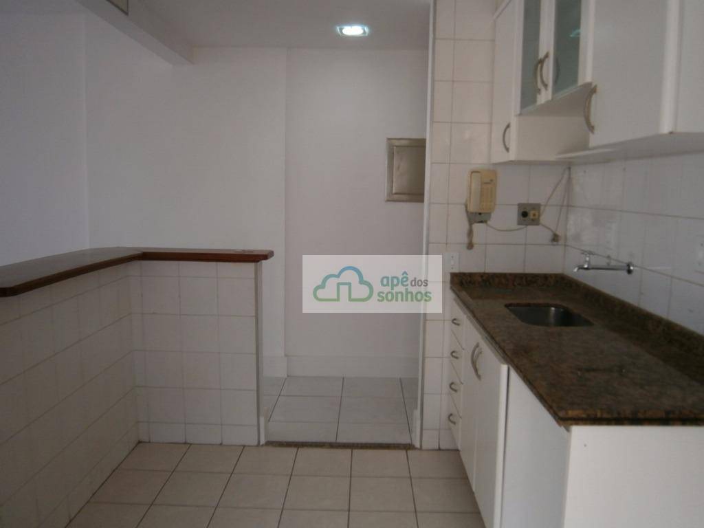 Apartamento para alugar com 2 quartos, 70m² - Foto 12