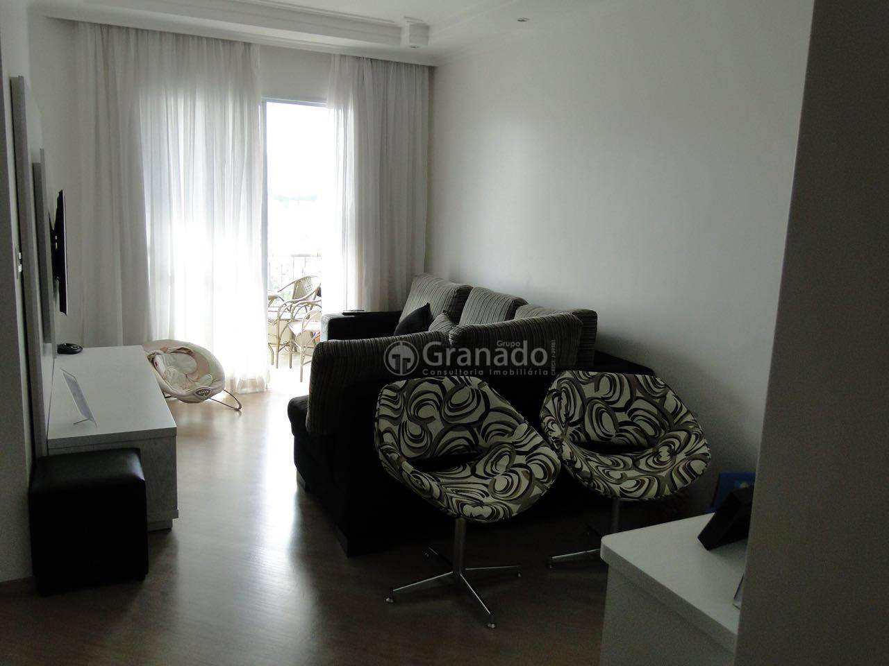 Apartamento à venda com 3 quartos, 77m² - Foto 2