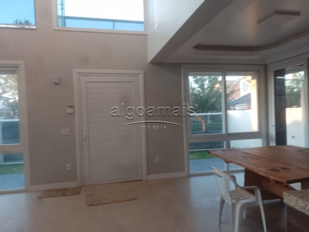 Casa à venda com 3 quartos, 280m² - Foto 4