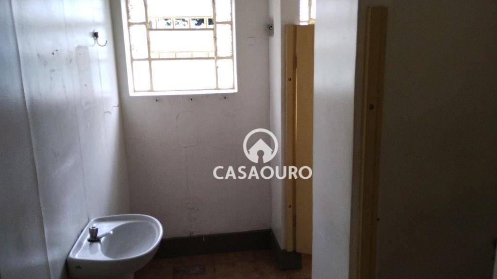 Casa à venda com 10 quartos, 334m² - Foto 8