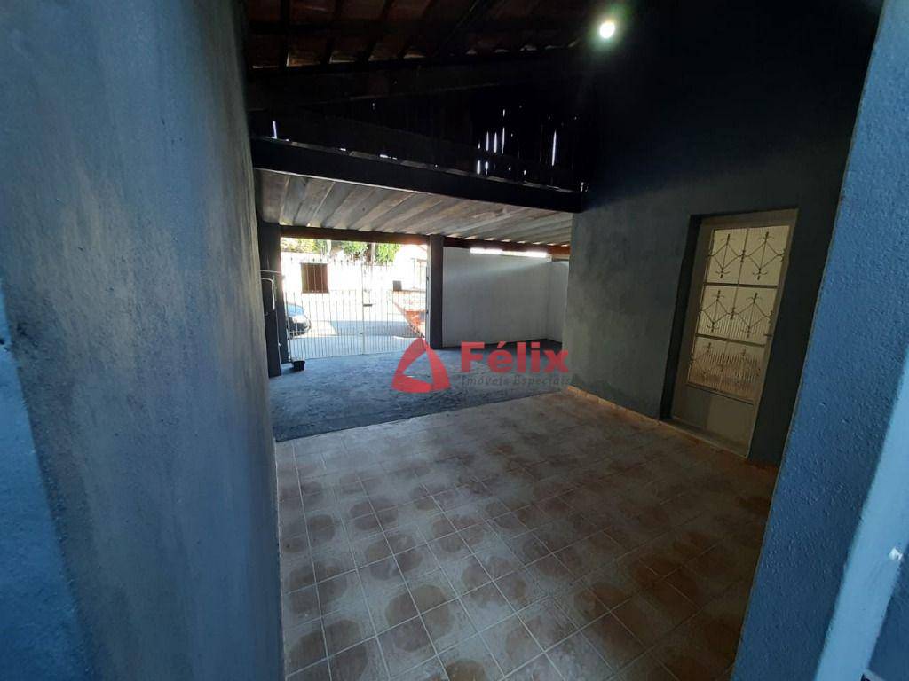 Casa à venda com 4 quartos, 190m² - Foto 1