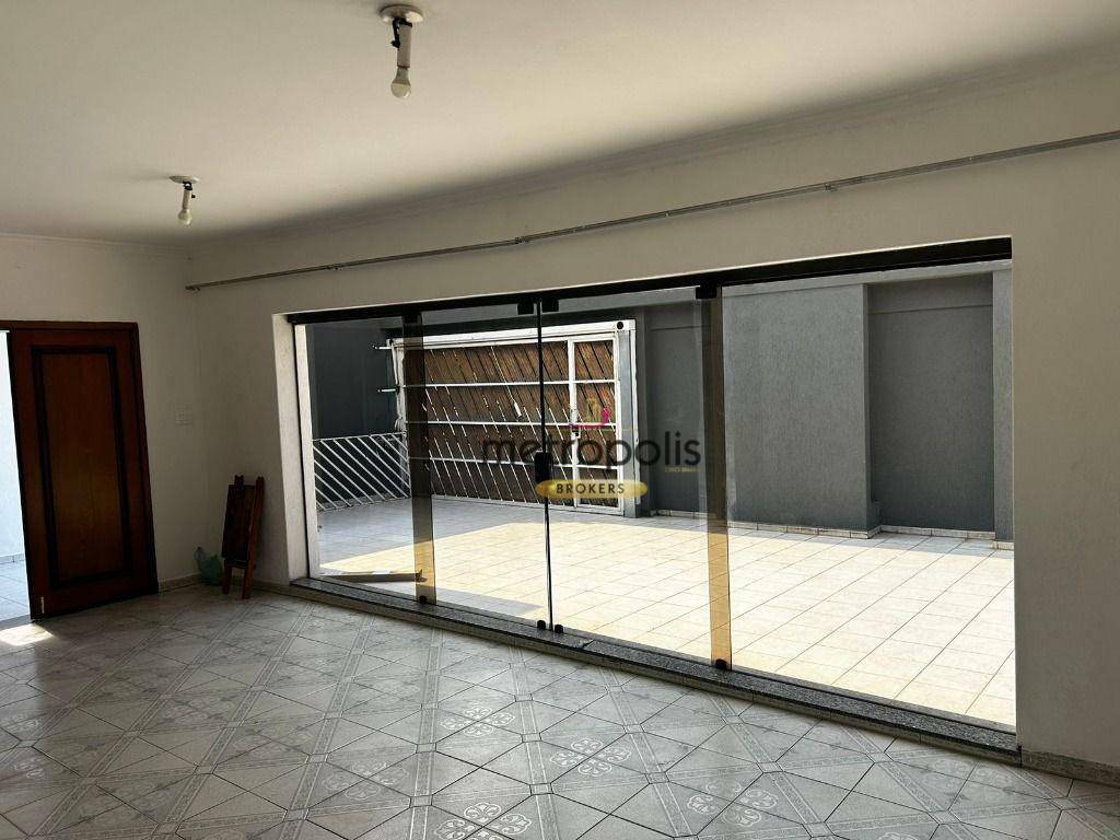 Casa à venda e aluguel com 3 quartos, 350m² - Foto 1