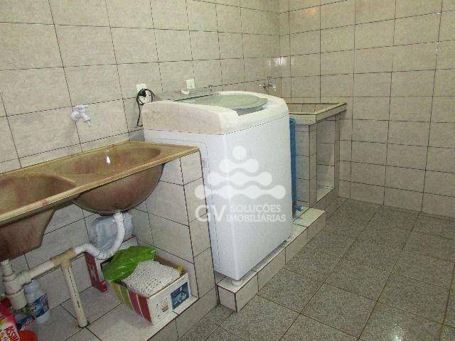 Casa à venda com 3 quartos, 200m² - Foto 18