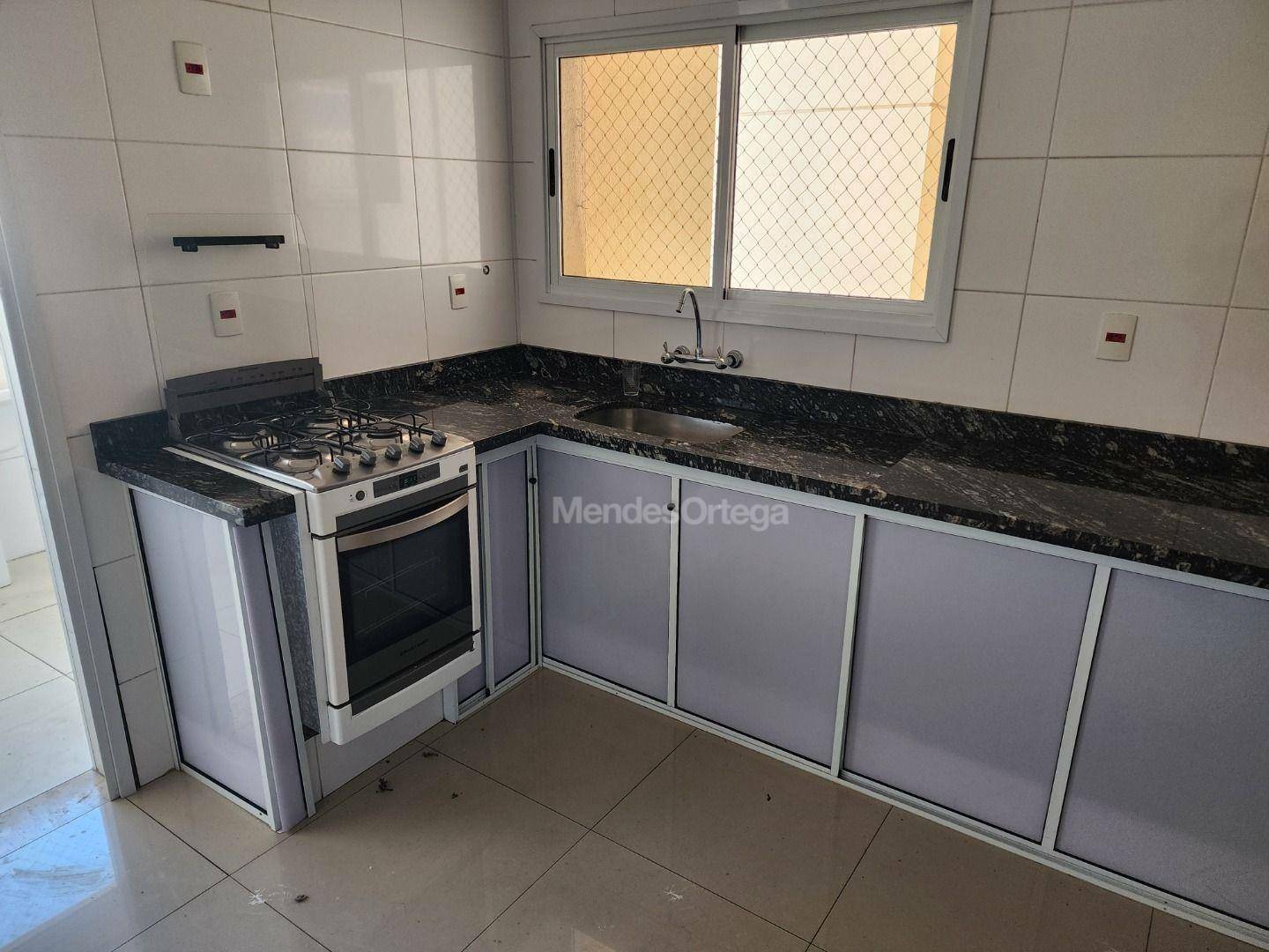 Apartamento para alugar com 3 quartos, 110m² - Foto 6