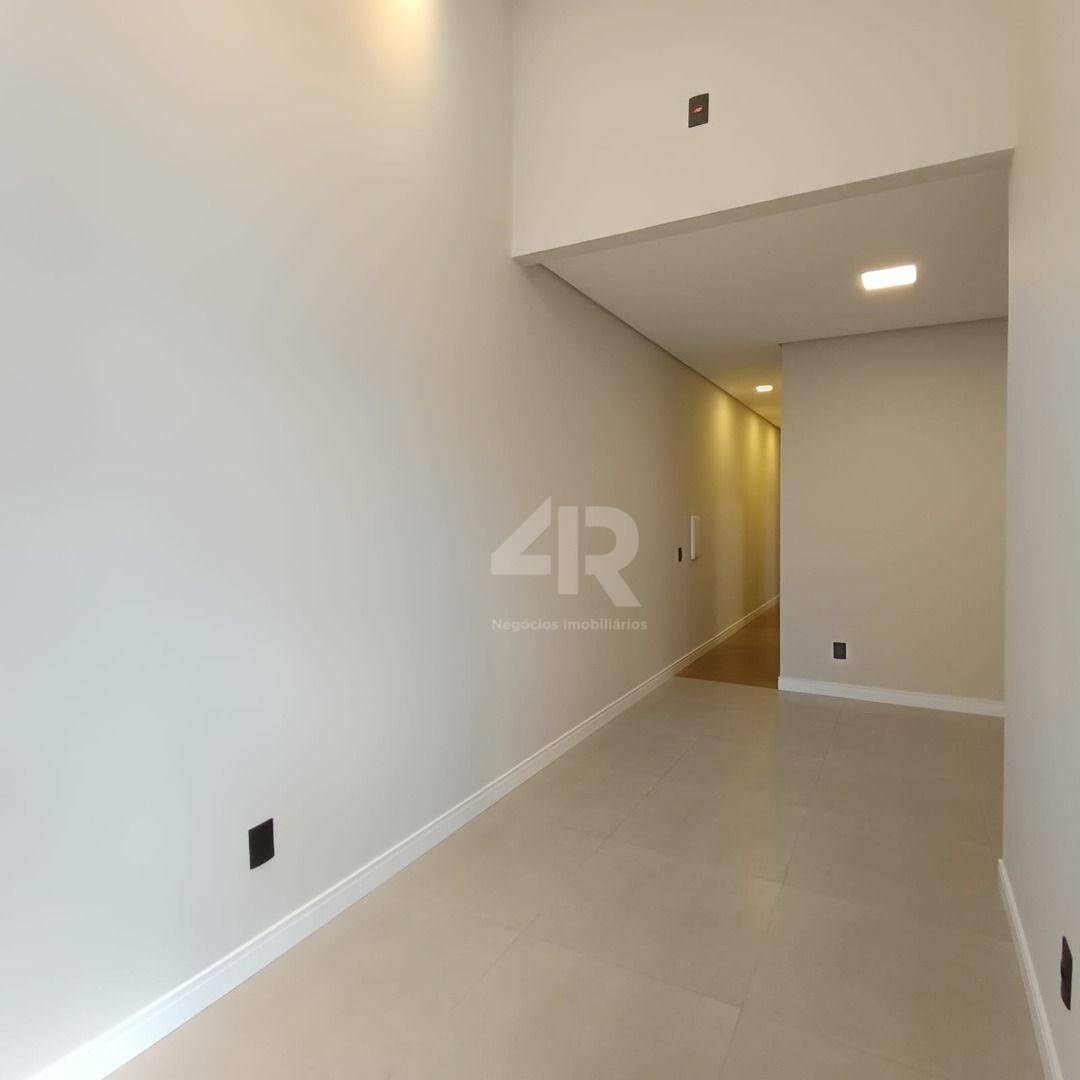 Casa à venda com 3 quartos, 64m² - Foto 4